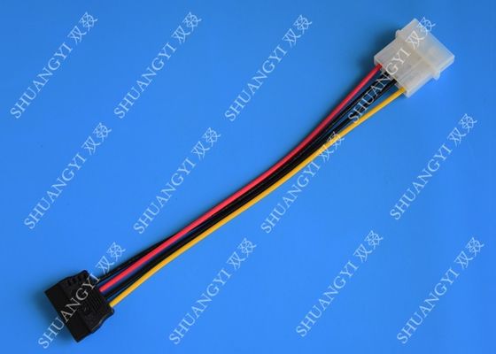 China 4 Pin Molex ao conjunto de chicote de fios do cabo do cabo de dados de SATA para o computador 6 polegadas fornecedor